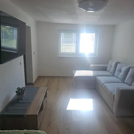 - Topolianska Apartmán