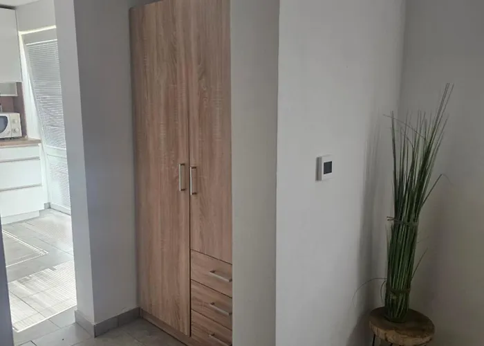 - Topolianska * מיכלובצ'ה